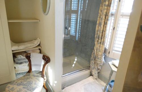 Fulham Bed & Breakfast | Hurlingham Bed and Breakfast