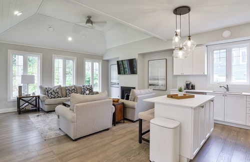 Minett House | Huron Cottage (#60)