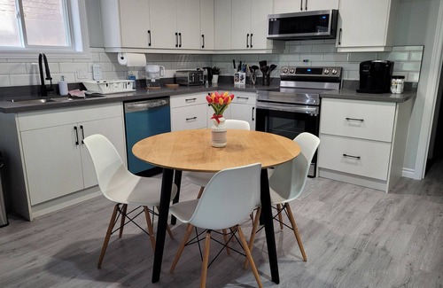 Kitchener Apartment | Huron Natural Hidden Gem with a beautiful Ravine view - Kitchener