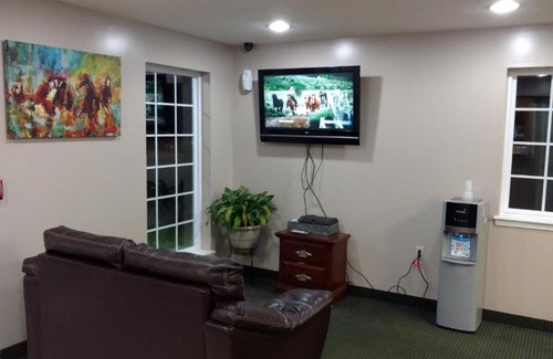 Waynesboro Hotel | Hurricane Inn
