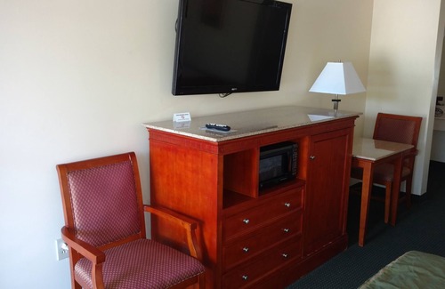 Waynesboro Hotel | Hurricane Inn