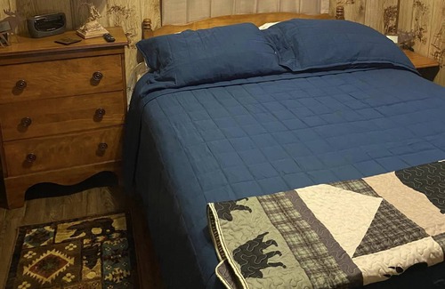 Tawas City Cabin | Hurry to the Tranquility of Tawas City- Huron Hideaway Cabin