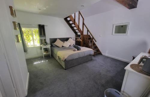 Hursley House | Hursley Rooms - The Dolphin