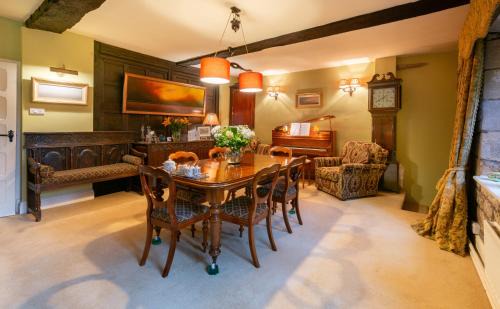 Worsthorne House | Hurstwood Hall