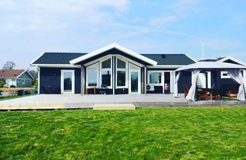 Gronhogen Villa | Hus med Havsutsikt