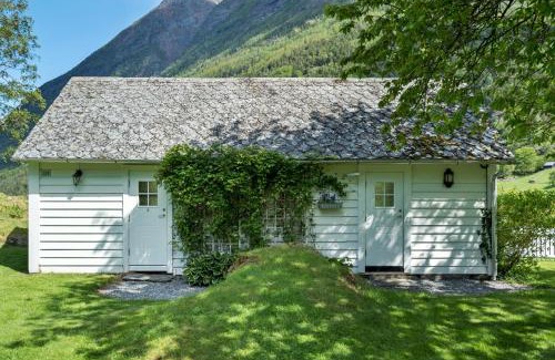 Kinsarvik House | Huse Gjestegard