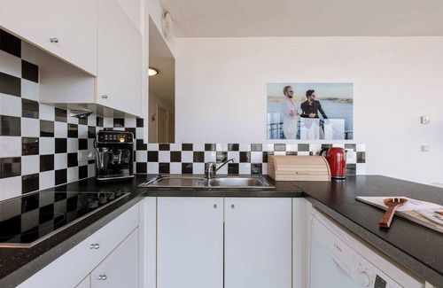 De Kaaien Apartment | Huswell - Amazing apartment in London tower with p