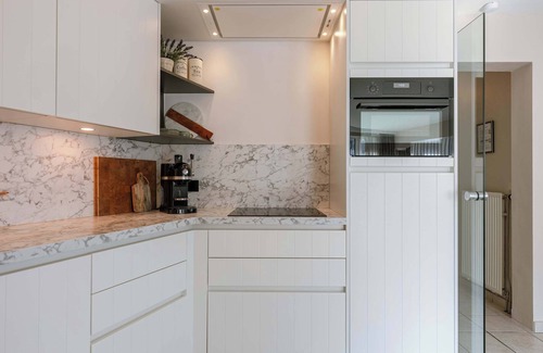 Knokke Apartment | Huswell - Apartment for 6 person in Knokke with parking