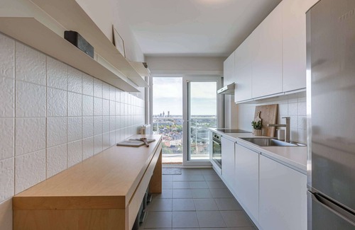 Ghent Apartment | Huswell - Bright apartment with city view