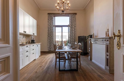 Kunstenkwartier Apartment | Huswell - Cape Montigny - A Beautifully Renovated Historic Property in the Heart