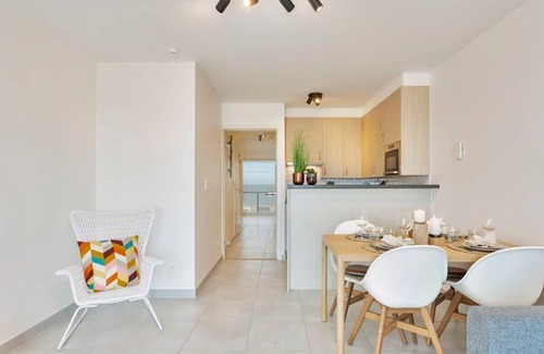 Raversijde Apartment | Huswell - Cosy apartment with amazing beach view