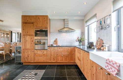 Eggewaartskapelle House | Huswell - Countryside Holiday Home