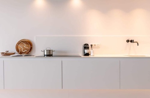 Het Zoute Apartment | Huswell - Cozy modern studio with magnificent sea-view