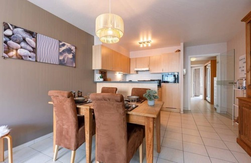 Middelkerke House | Huswell - Lovely apartment with lateral sea view