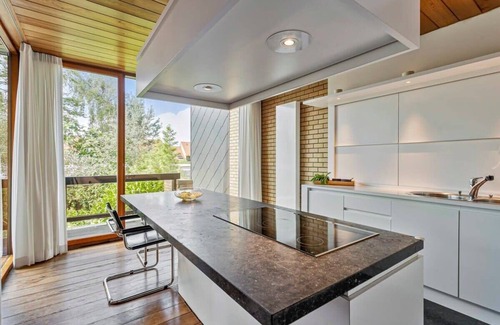 Stene House | Huswell - Modernist design house with garden near the beach