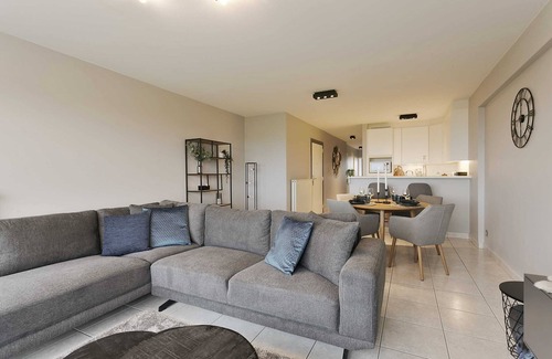 Heist Apartment | Huswell - Stunning Sea-View Apartment