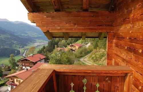 Distelberg Cabin | Hut Abfahrtsblick in a fantastic location