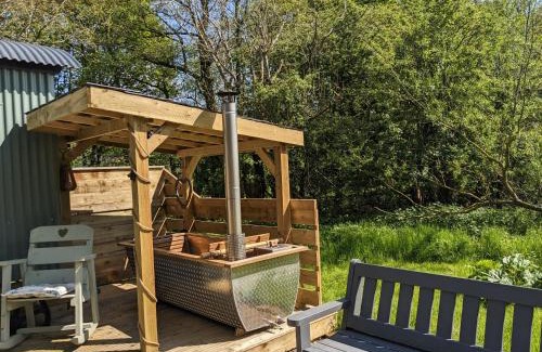 Great Fryup Dale Ski Chalet | Hut In The Glade, Shepherds Hut with Hot Tub