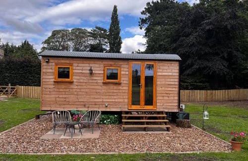 Bedale Other | Hut in the hall