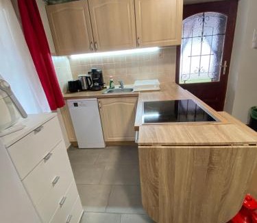 Ujhuta Apartment | HUTA-TÚRA 42 Vendégház