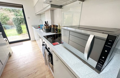 Botley House | Hutchcomb Villa, 4 Bed Luxury House,Oxford+Parking