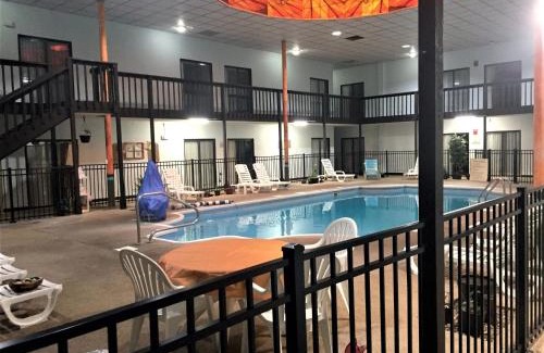 South Hutchinson Hotel | HUTCHI BELL