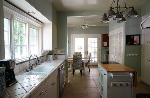Lodi House | Hutchins House in Beautiful Downtown Lodi