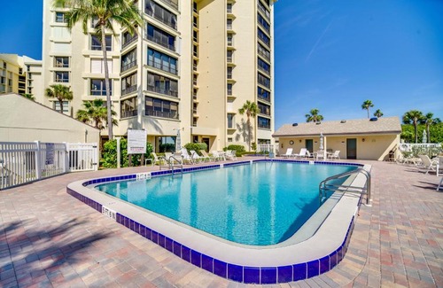 Fort Pierce Apartment | Hutchinson Island Vacation Rental with Beach Access!