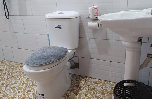 Entebbe Hotel | HUTLAND HOTEL