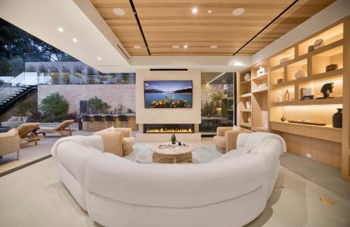 Beverly Hills Apartment | Hutton Villa