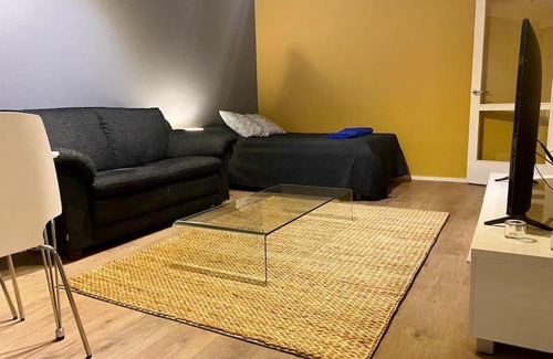 Iisalmi Apartment | Huttu 2 - Ihqu kaksio mahtavalla sijainnilla