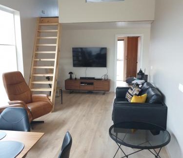Holmavik House | Hvammur 10 with private hot tub