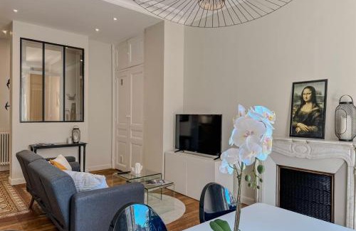 Grenoble City Centre Apartment | #HW Le Mazet Hyper-centre Haussmanian apartment