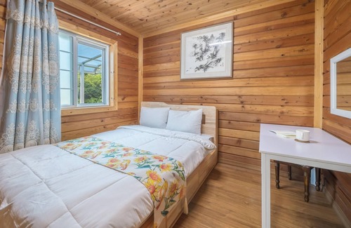 Hwacheon House | Hwacheon Parprika Yellow Pension