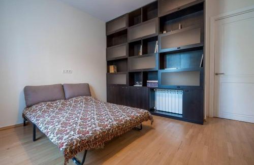 Vera Apartment | Hyacinth House