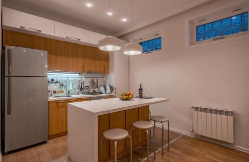 Vera Apartment | Hyacinth House