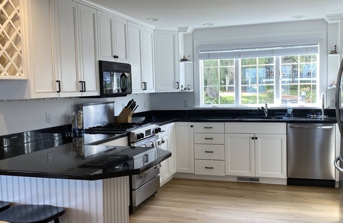 West Yarmouth House | Hyannis Harbor Front 3br, 3-1/2 ba with private sandy beach and deep water dock!