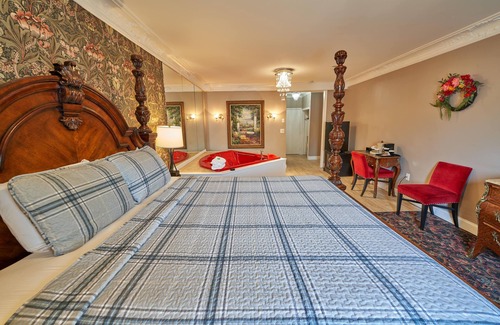 Main Street Hyannis Hotel | Hyannis Plaza Hotel