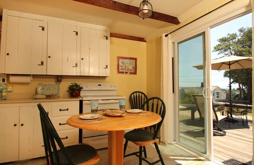 Hyannis Port Cottage | Hyannis Port Seaside Cottage for the Price of a Hotel Room !
