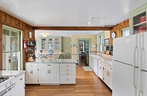 Hyannis Port House | Hyannis Port village - walk to West Beach, classic home sleeps 16