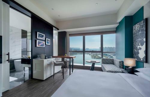 Zhenhai District Hotel | Hyatt Centric Lakeside Ningbo