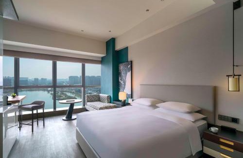 Zhenhai District Hotel | Hyatt Centric Lakeside Ningbo