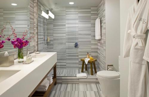 Waterfront Hotel | Hyatt Centric the Pike Long Beach