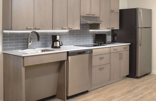 Lake Orion Hotel | Hyatt House Auburn Hills Detroit