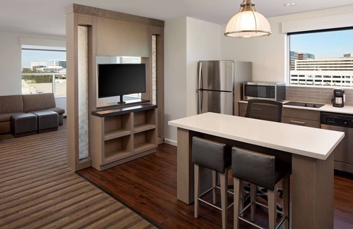 Irvine Business Complex Hotel | Hyatt House Irvine/John Wayne Airport