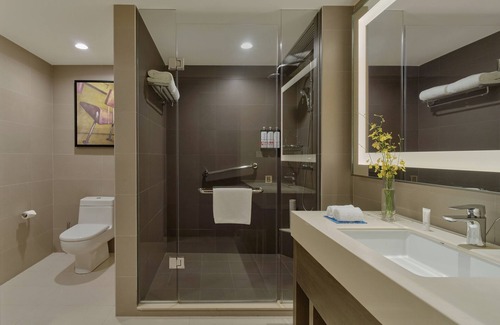 Bao'an Hotel | Hyatt House Shenzhen Airport