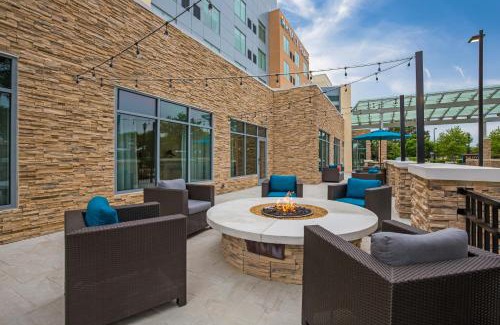 Coliseum Central Hotel | Hyatt Place Hampton Convention Center