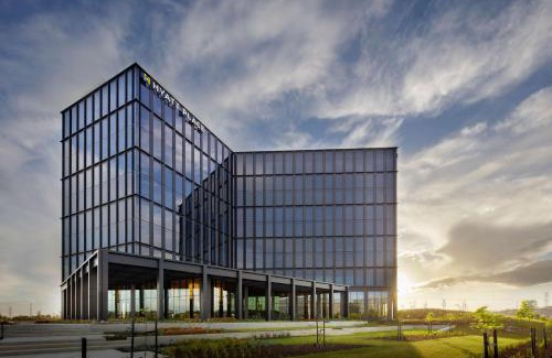 Scoresby Hotel | Hyatt Place Melbourne Caribbean Park