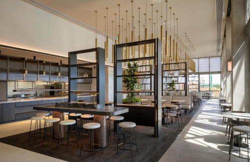Scoresby Hotel | Hyatt Place Melbourne Caribbean Park