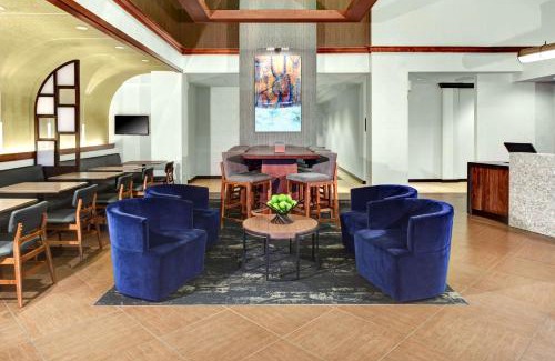 South Hills Hotel | Hyatt Place Pittsburgh Airport - Robinson Mall
